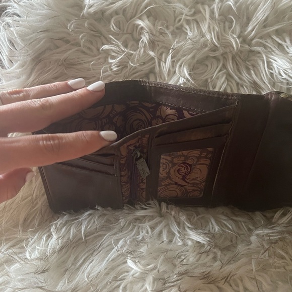 Vintage HOBO Trifold Wallet - Picture 4 of 5